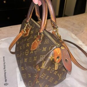 Louis Vuitton Speedy 25 with strap